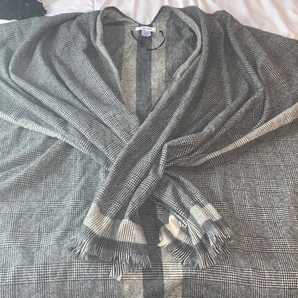 Nine West one size shall very soft like cashmere